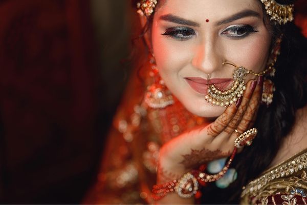 Flawless luxury bridal makeovers designed to make you shine on your special day.